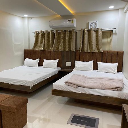 Hotel Super Palace Ujjain Buitenkant foto