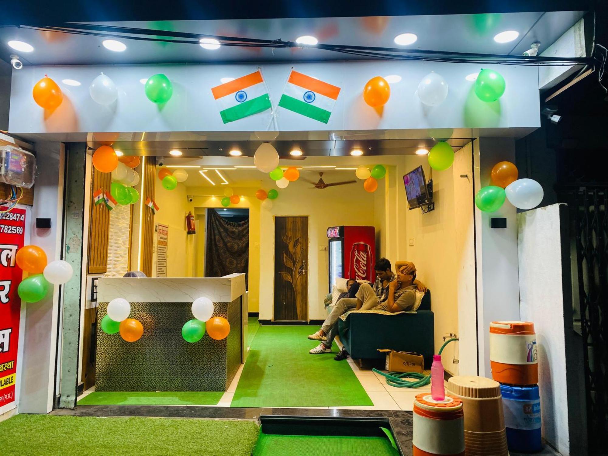Hotel Super Palace Ujjain Buitenkant foto