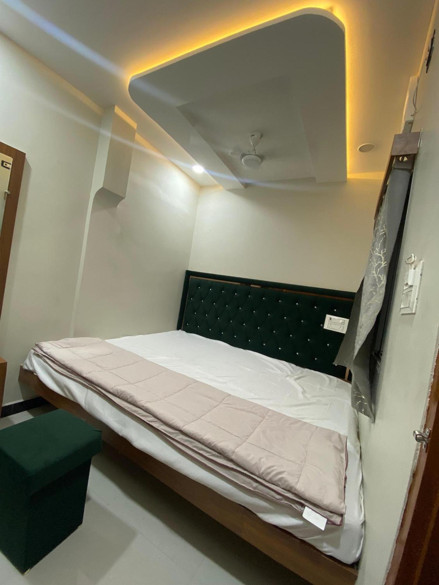Hotel Super Palace Ujjain Buitenkant foto