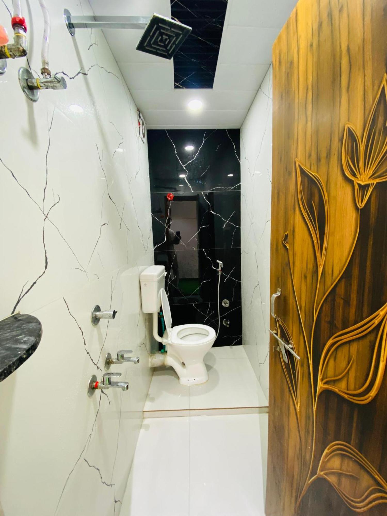 Hotel Super Palace Ujjain Buitenkant foto